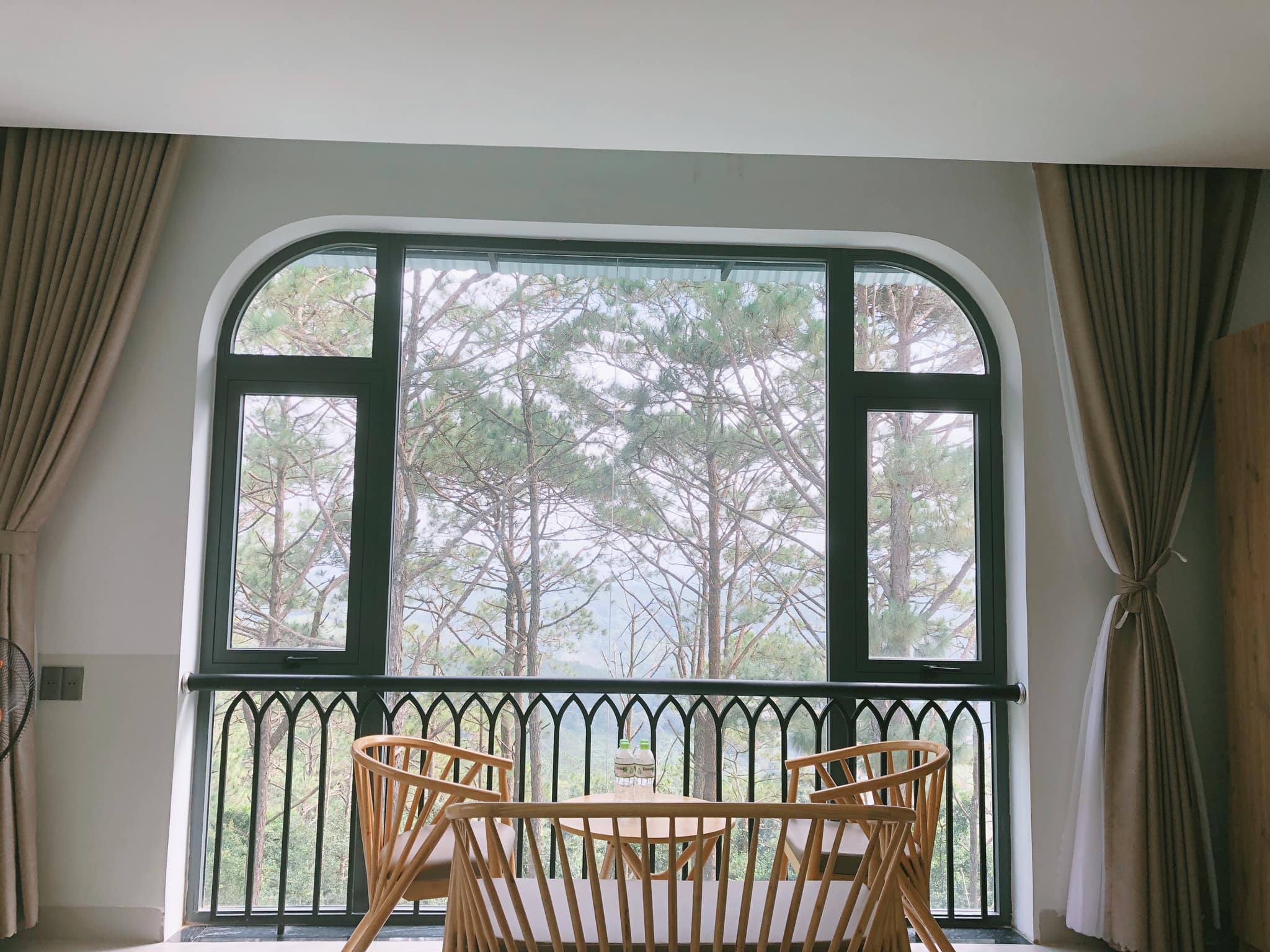 KHÁCH SẠN THIÊN ÂN